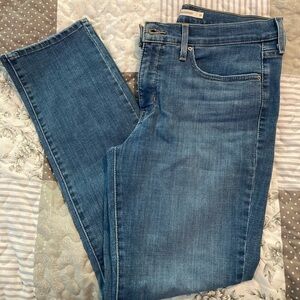 Levi’s 314 Shaping Straight Jeans